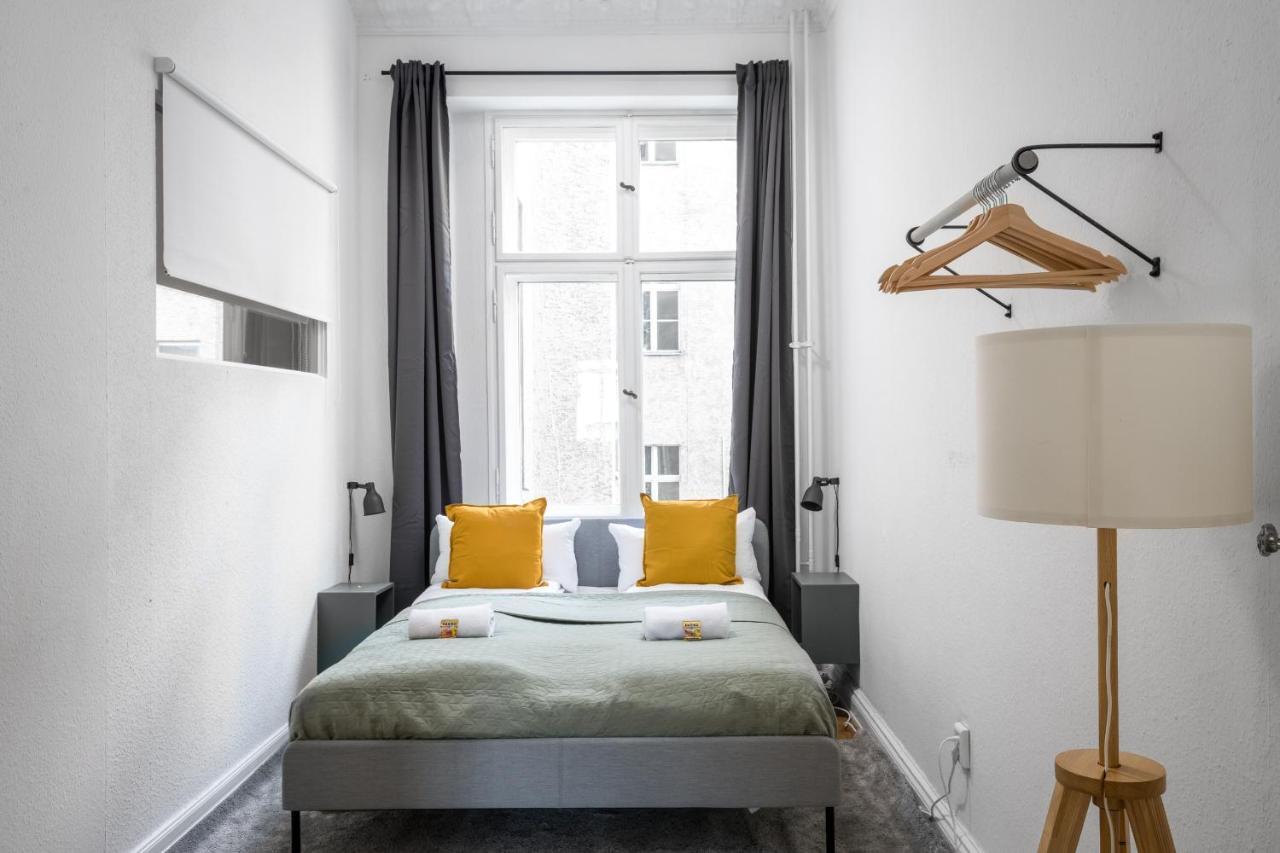 Riesiges Apartment Nahe Kudamm Sehr Schoner Altbau 123M2 Gross 12 Gaste Berlim Exterior foto