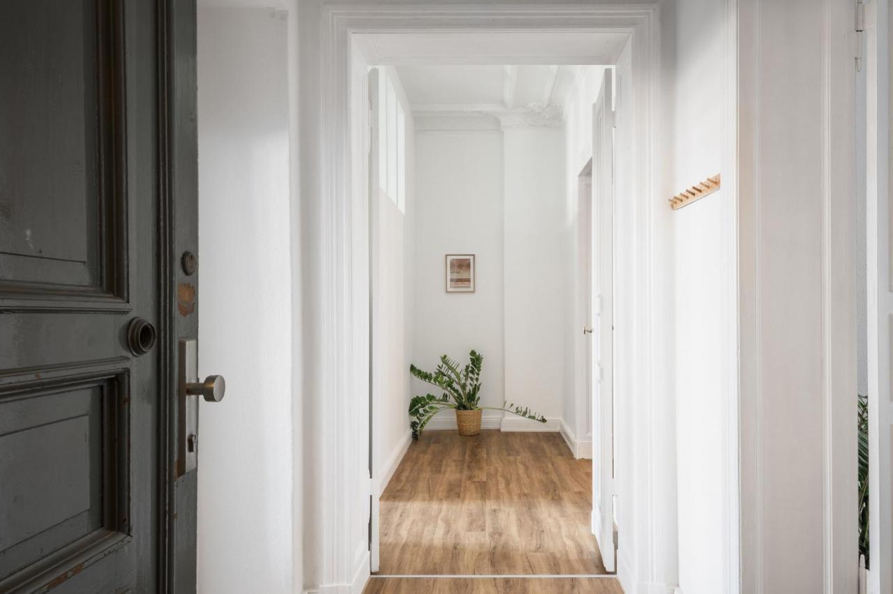 Riesiges Apartment Nahe Kudamm Sehr Schoner Altbau 123M2 Gross 12 Gaste Berlim Exterior foto