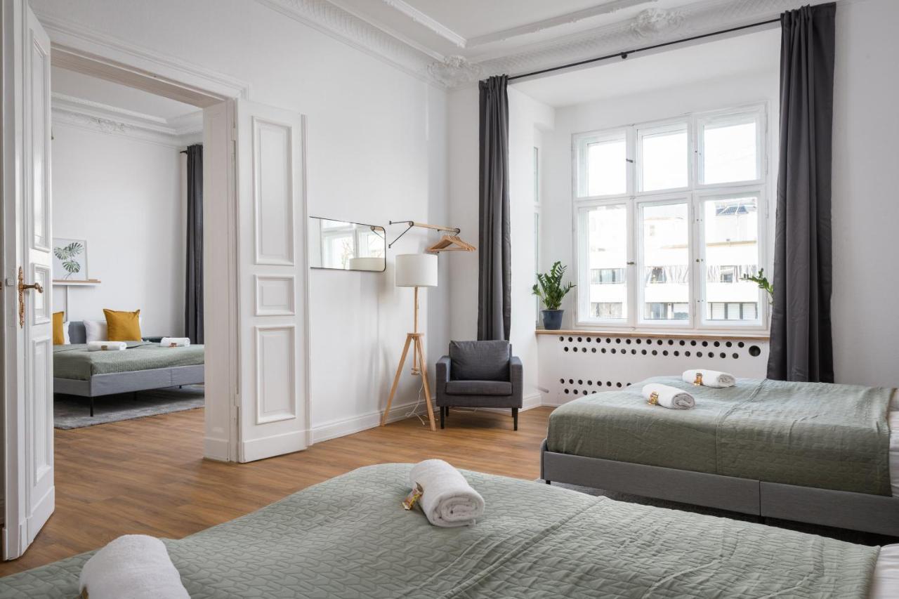 Riesiges Apartment Nahe Kudamm Sehr Schoner Altbau 123M2 Gross 12 Gaste Berlim Exterior foto