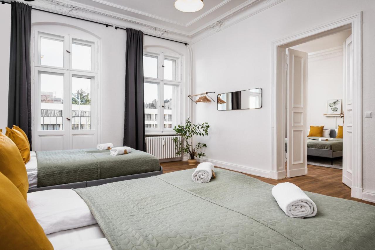 Riesiges Apartment Nahe Kudamm Sehr Schoner Altbau 123M2 Gross 12 Gaste Berlim Exterior foto
