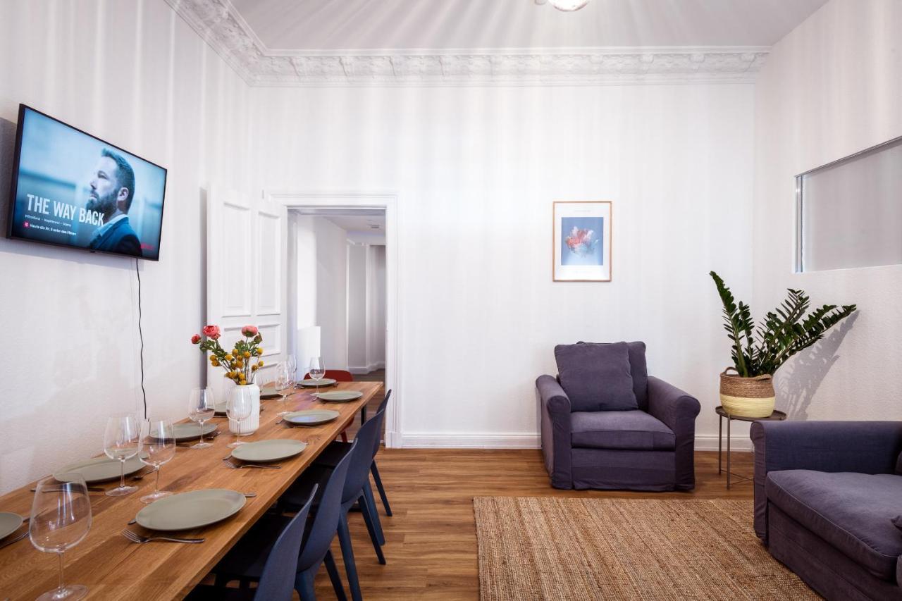 Riesiges Apartment Nahe Kudamm Sehr Schoner Altbau 123M2 Gross 12 Gaste Berlim Exterior foto